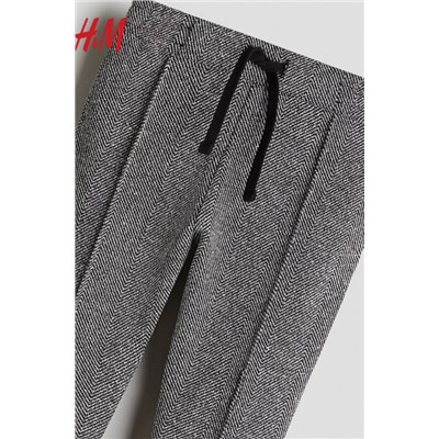 Детские классические брюки  H&M  оф сайт  Материал: 73% полиэстер, 25% вискоза, 2% спандекс
