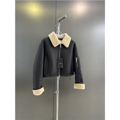Fendi 2024 AW цельная импортная короткая куртка из немецкого меха с крокодиловым узором Оборудование и детали отлиты по индивидуальному заказу.