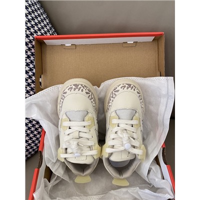 Детские кроссовки