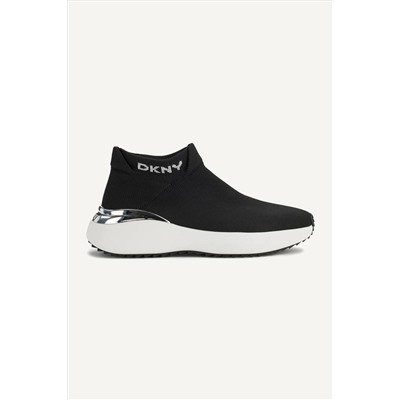 ZHAVIA SLIP ON SNEAKER