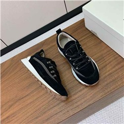 Брунелл* Кучинелл*】повседневные кроссовки. Верх выполнен из импортной воловьей и воловьей кожи. Аксессуары-цепочки из бисера ручной работы! Внутренняя набивка из саржевого хлопка высокой плотности и оригинальная формованная подошва!