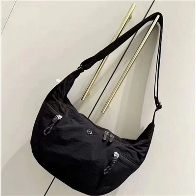 Простая и стильная лёгкая нейлоновая сумка ЛУЛУЛЕМО*Н