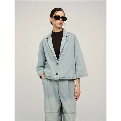 Голубой жакет из денима