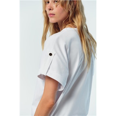 BUTTON TAB T-SHIRT