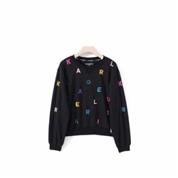 Женский свитшот свободного кроя и заниженной линией плеча и с вышивкой букв бренда  Kar*l Lagerfel*d