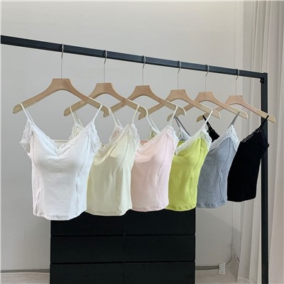 Красивый нежный топ с кружевом