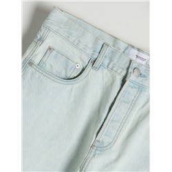 Jeans im Carrot-Fit mit tieferem Schritt