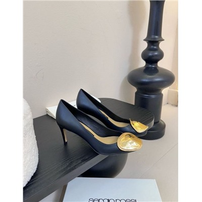 Стильные туфли на высоком каблуке