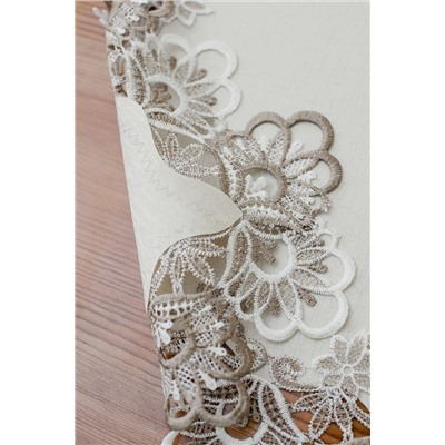 Салфетка кружевная на стол 40*90