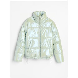 Pufferjacke mit holographischer Oberfläche