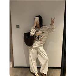 Тонкий женский лонгслив с очень смешным принтом