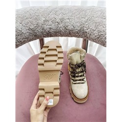 Теплые ботинки