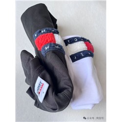 Футболка с объемным лого посередине груди TOMMY JEAN*S ОРИГИНАЛ!