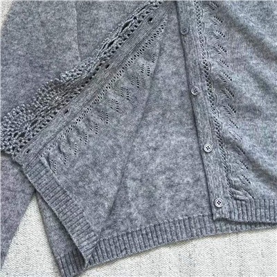 Нежный женский кардиган с отделкой кружевом ручной работы