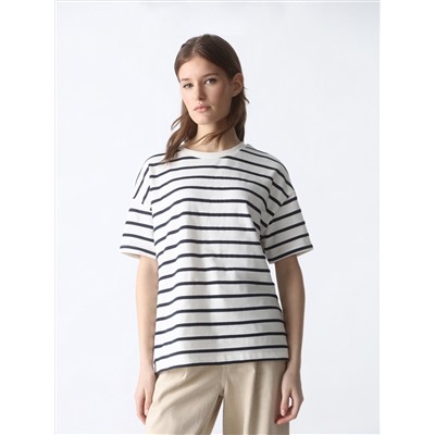 OVERSIZED SHORT SLEEVE T-SHIRT