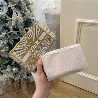 Красивая нарядная косметичка в брендовой подарочной коробке ДИО*Р