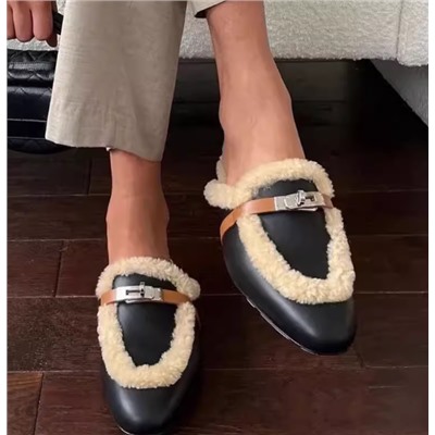 Меховые тапочки