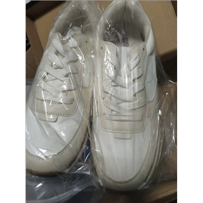 Женские кроссовки