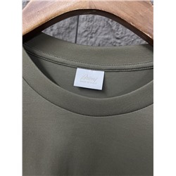 Футболка Brioni из египетского хлопка с вышитым значком и коротким рукавом, круглым вырезом  О стиле и дизайне: Классическая футболка с круглым вырезом соответствует обычным высоким стандартам Brioni, от тканей до деталей.