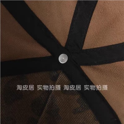 Бейсболка унисекс с леопардовым принтом  H&*M