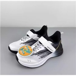 Кроссовки спортивные