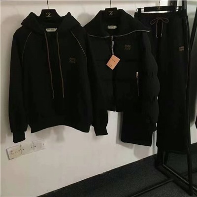 Костюм тройка