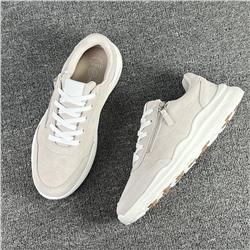 Женские спортивные туфли