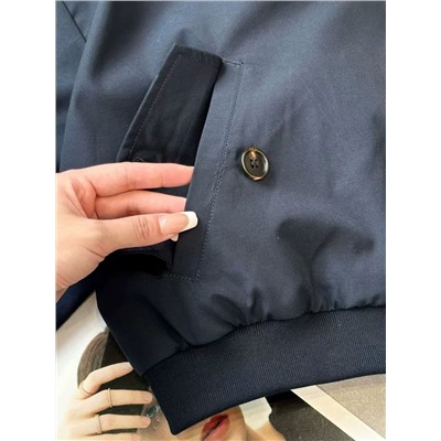 Стильная укороченная куртка-бомбер с воротником стойкой МИУ МИ*У