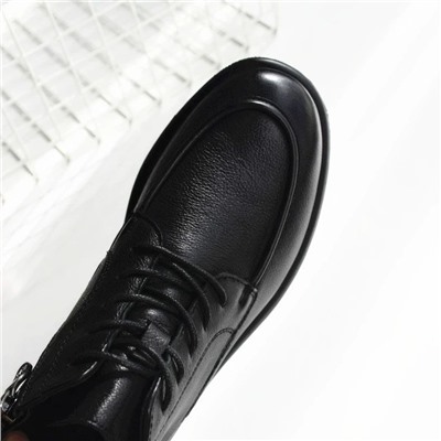 Женские кожаные ботинки на шнуровке