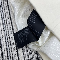 пальто средней длины с лацканами Pra, 100% кашемир, жаккардовая подкладка с буквами, высококачественная индивидуализация, литая пряжка с логотипом YB, кожаные манжеты с буквами,