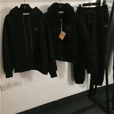 Костюм тройка