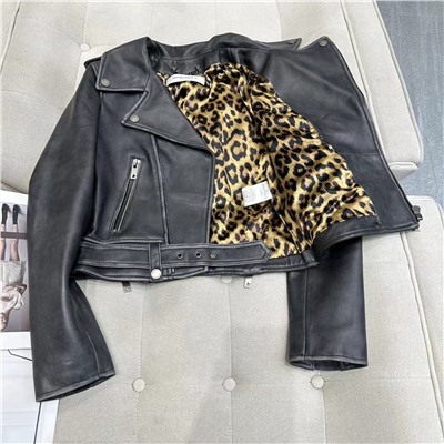 Материал: импортная 100% овчина, итальянская овчина | Все фурнитурные молнии и кнопки изготовлены из ZP с логотипом бренда, а внутренняя подкладка соответствует ZP.  На ощупь мягкий, эластичный и очень удобный. Натуральная кожа имеет естественную текстуру и высококлассный блеск