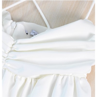 Платье с перекрещивающимися бретельками