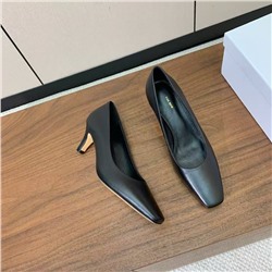 Лаконичные туфли-лодочки  ЗЕ РО*У