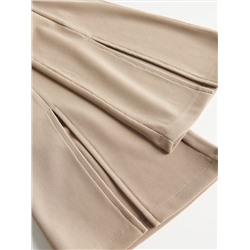 Seitlich geteilte Hose