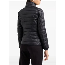 Женская легкая и компактная куртка с воротником-стойкой и невидимым капюшоном  ЭМПОРИО АРМАН*И