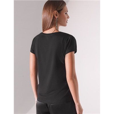 Нарядная футболка с блестящим принтом