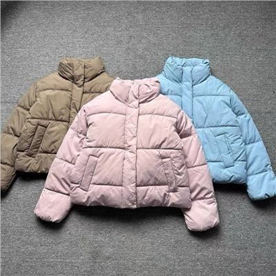 Женская куртка  C&*A