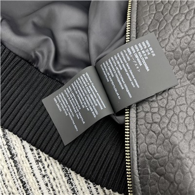 2023 года Pra * новая куртка с лацканами Куртка из овечьей шкуры Кожаная куртка с зернистой текстурой имеет великолепную текстуру YB1: 1 Кожаная бирка с принтом на заказ Украшение для открывания формы Фурнитура высокого класса качество распродажа