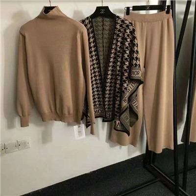 Костюм тройка