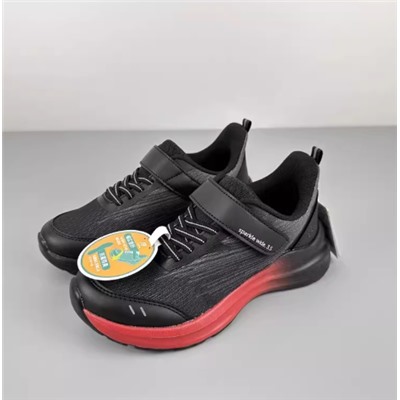 Кроссовки спортивные