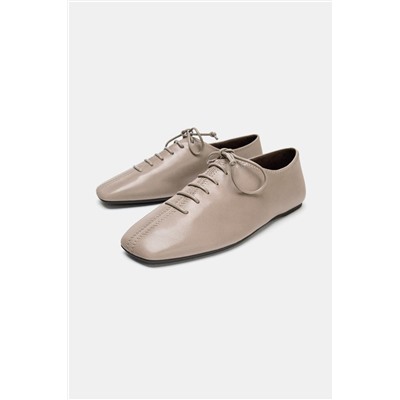 LEATHER LACE-UP FLAT SHOES