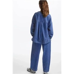 Классная джинсовая куртка свободного кроя со спущенной линией плеча