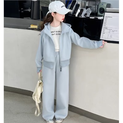 Костюм для девочек. Тренд 2026