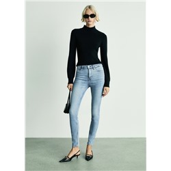 Jeans skinny tiro alto