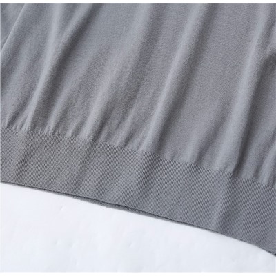 Базовый однотонный вязаный свитер  с круглым вырезом из 100% чистой сверхтонкой мериносовой шерсти