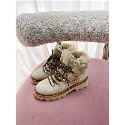 Теплые ботинки