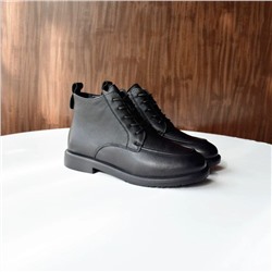 Женские кожаные ботинки на шнуровке