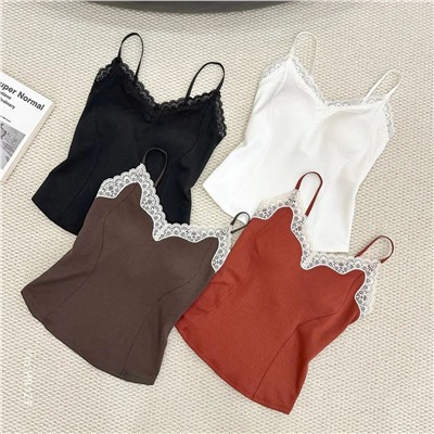 Теплая кружевная майка со встроенным лифом