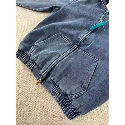 Демисезонная джинсовая куртка бомбер с капюшоном  Mi*u Mi*u  Унисекс модель